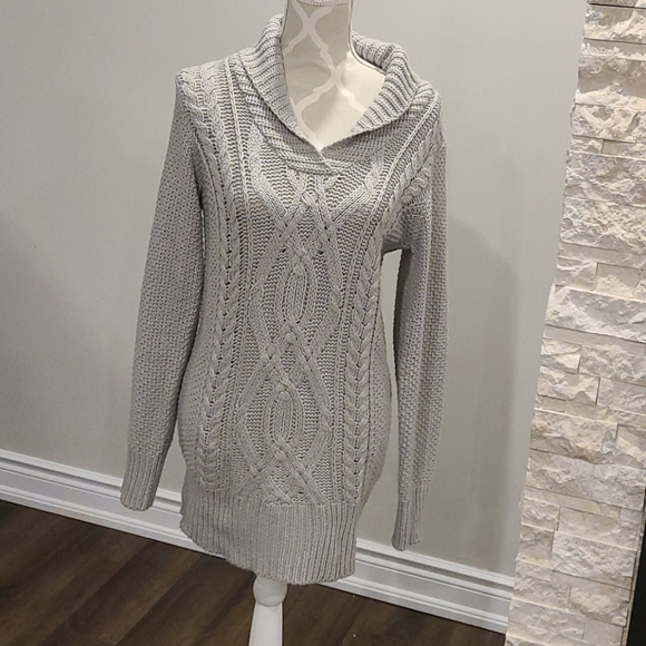 Suzy Shier Grey cable knit collared sweater - Picture 1 of 6